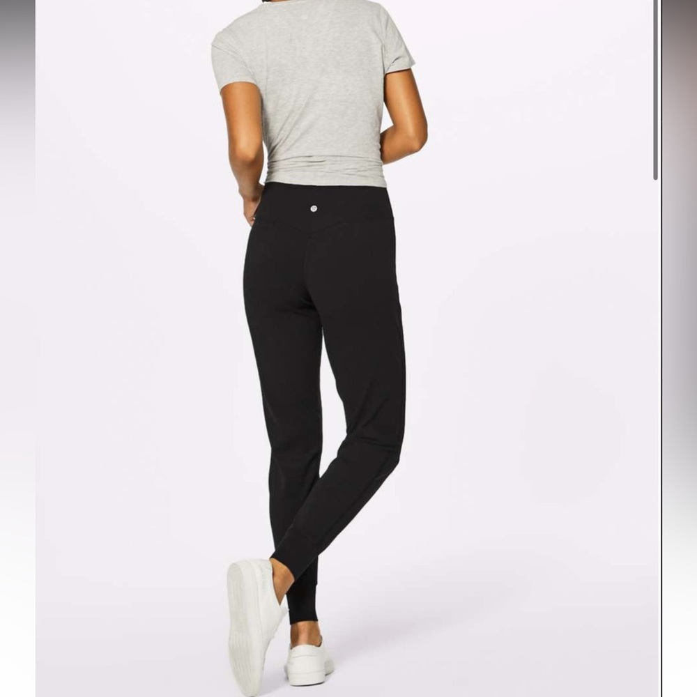 Lululemon 🍋 Back In Action Jogger Nulu Fabric 29" inseam size 4